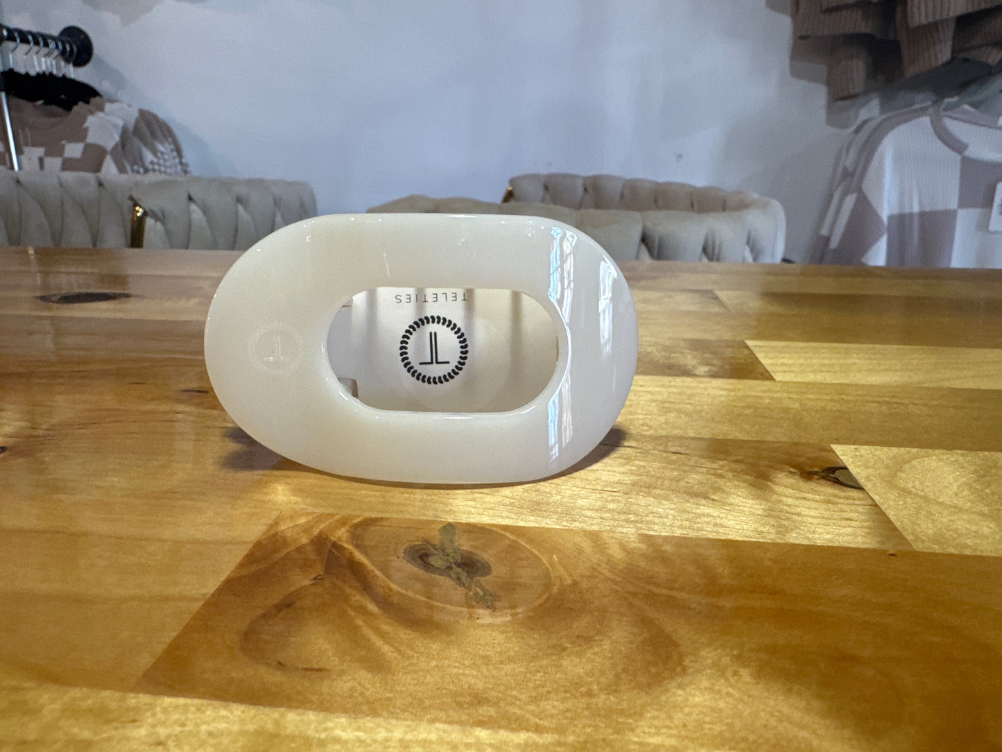 Small Round Flat Clip Coconut White