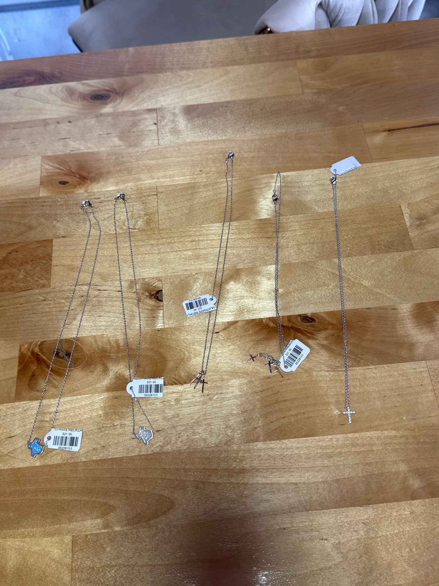 MUSTHAVE NECKLACE